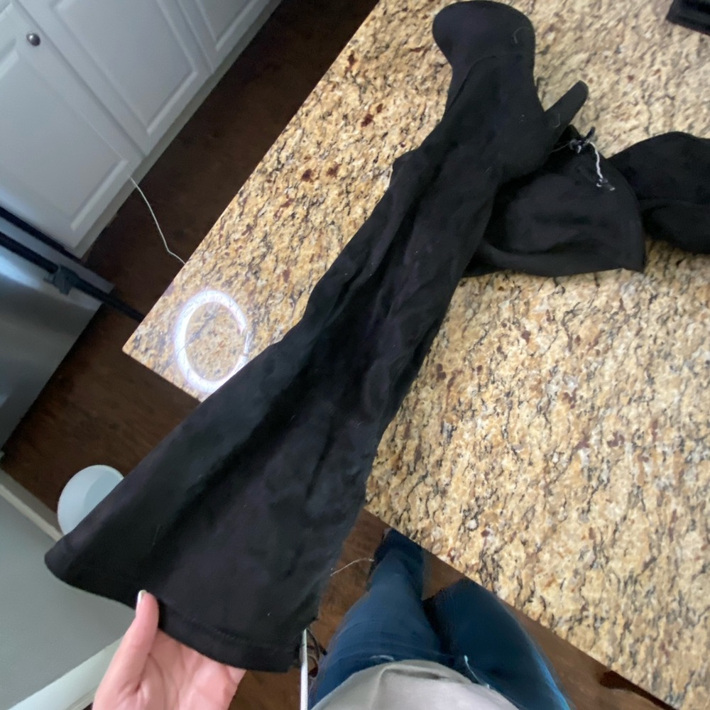 BLACK KNEE HIGH BOOTS